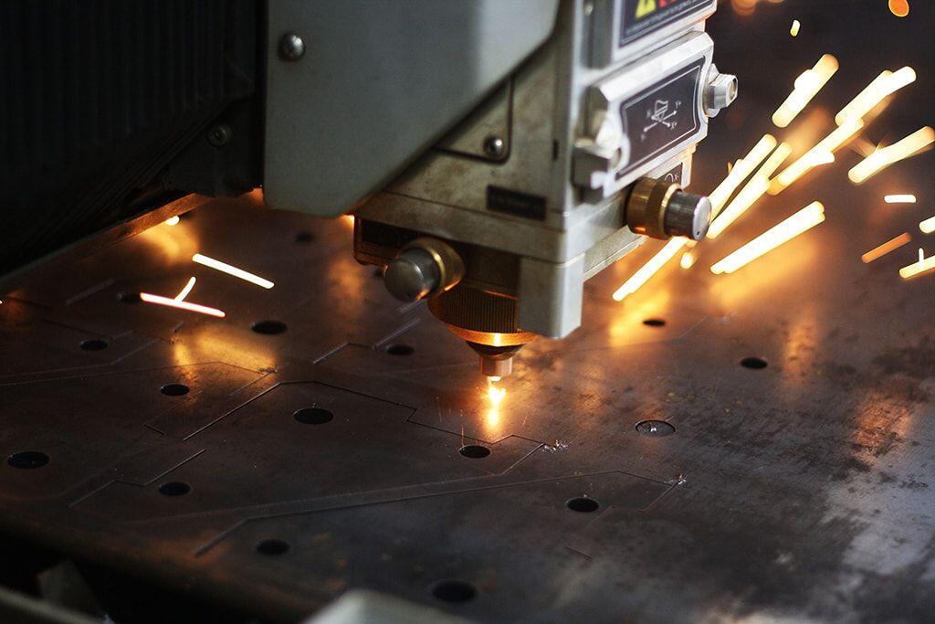 Лазерне різання металу 